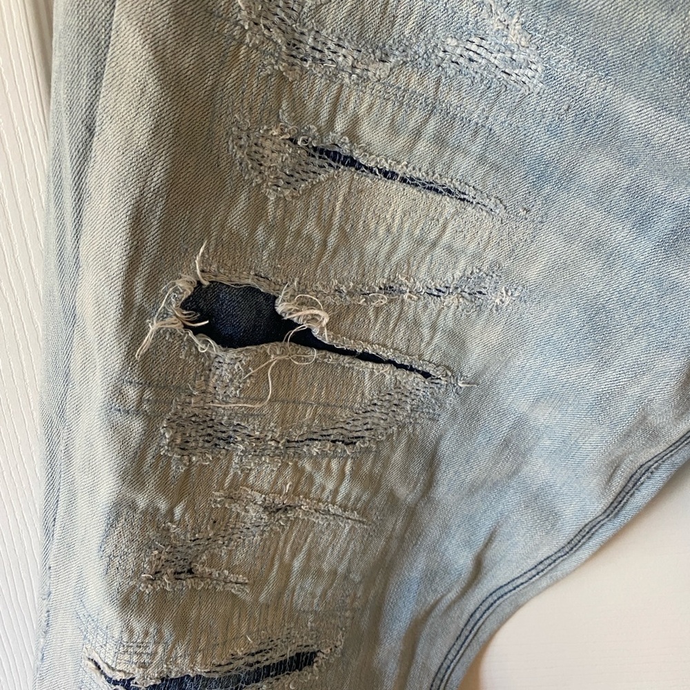 American Eagle Distressed Jeans - Picture 2 of 6